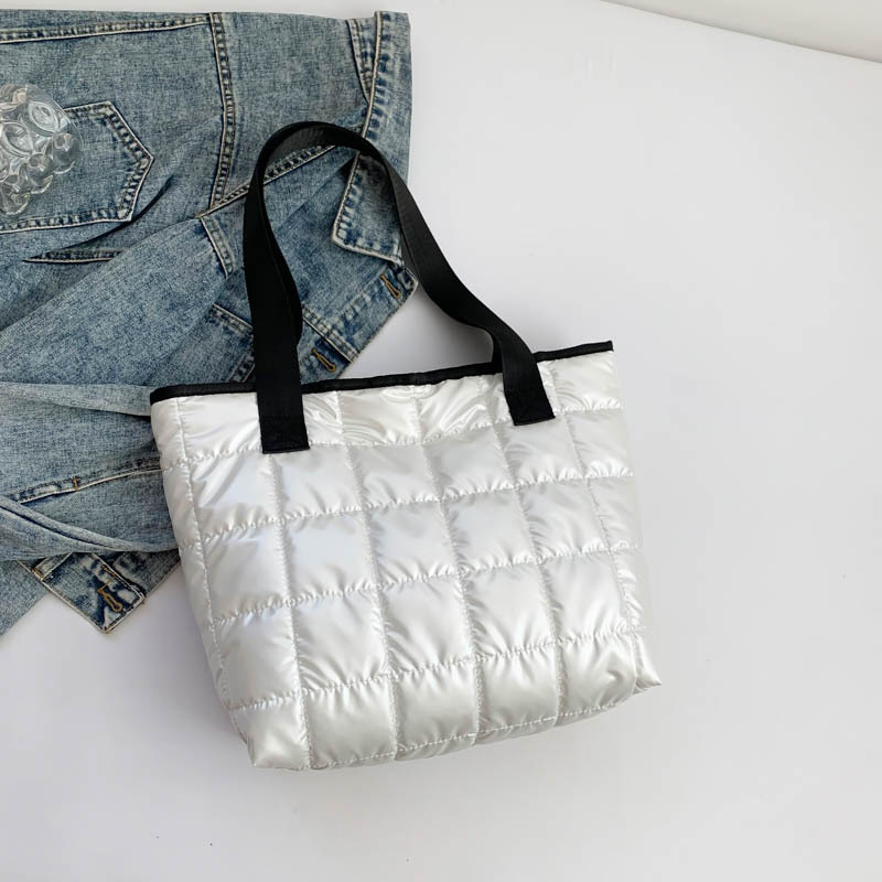 Bolsas de invierno de gran capacidad de aire extranjero 2024 nuevo bolsas de ocio rojas de alta calidad bolsas de algodón bolsas de mano bolsas de mano