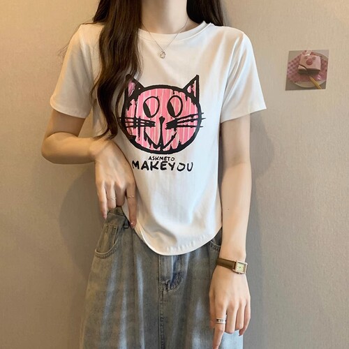 Cute and Unique White Off-Shoulder Short T-Shirt for Women with Cat Cartoon Print – Sleek, Slimming Design