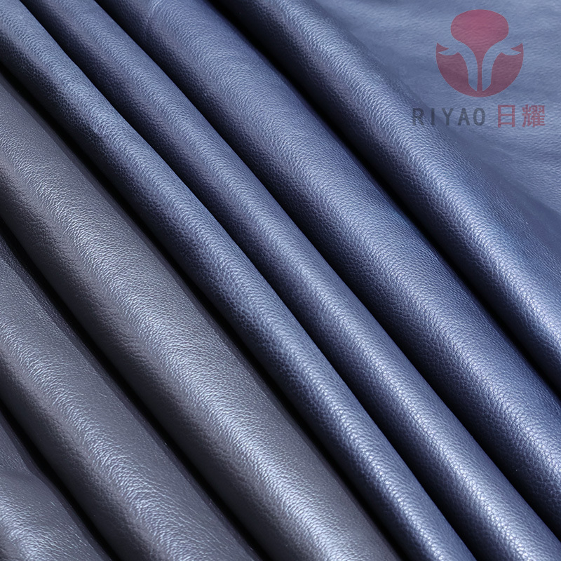 工厂批发头层牛皮自然摔纹皮箱包材料黑色细纹纳帕皮汽车皮料