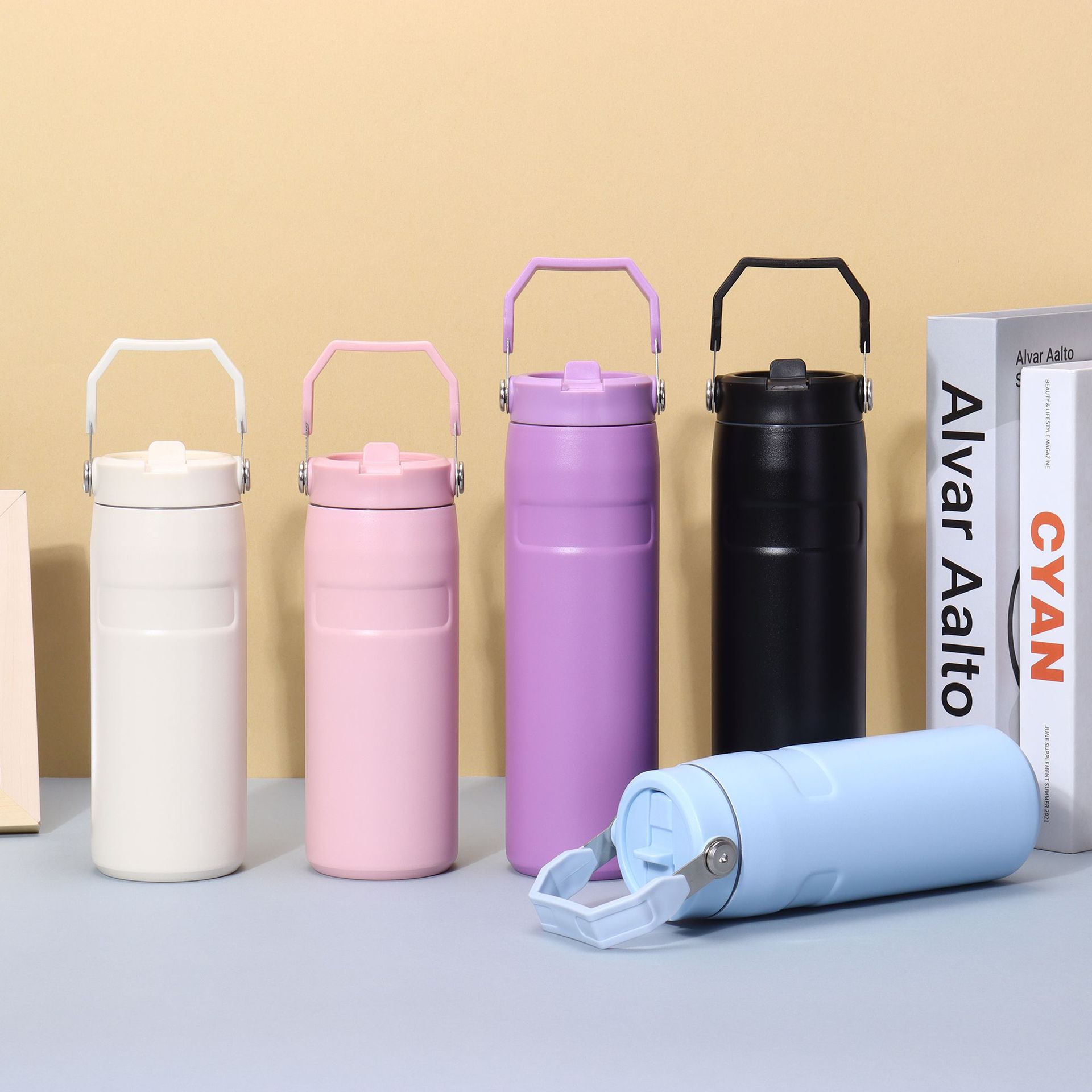 Botella deportiva de acero inoxidable con aislamiento al vacío_voghion.com
