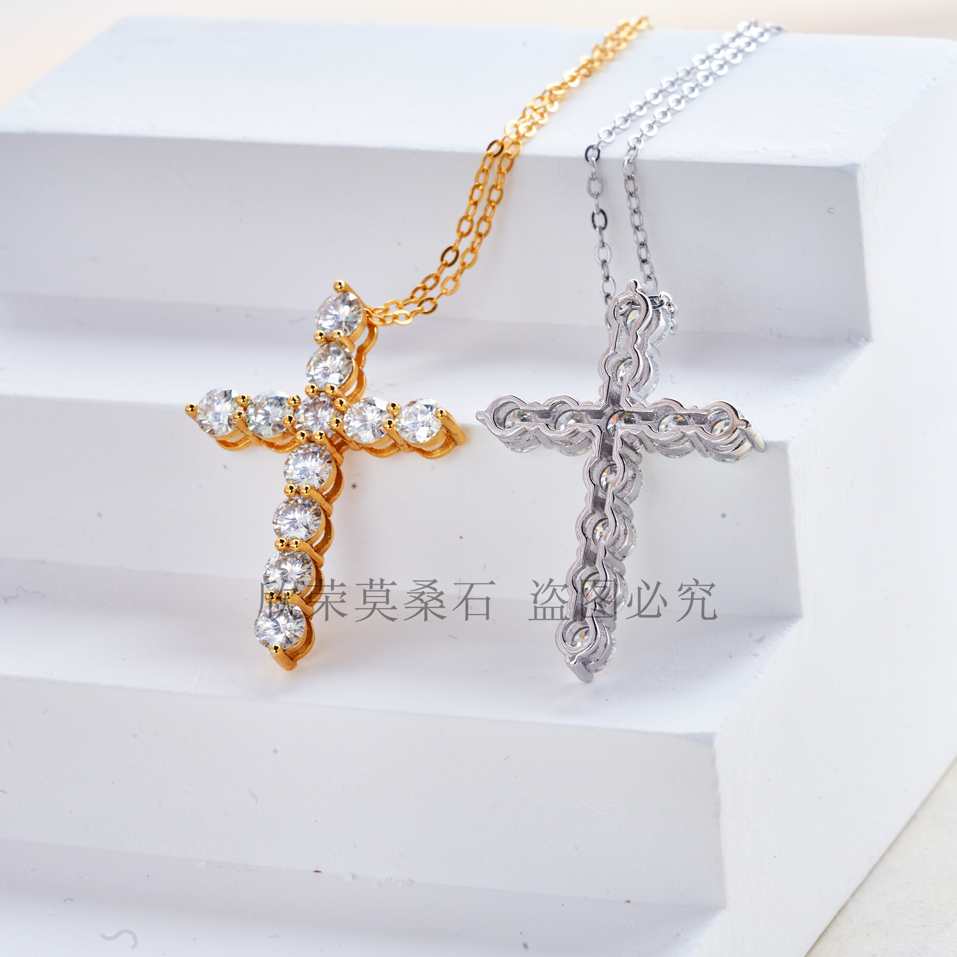 Collar de cruz de piedra de moissan de plata esterlina ligera lujosa nicho de alta calidad universal 2022 nuevo colgante de cadena de clavícula de mujer