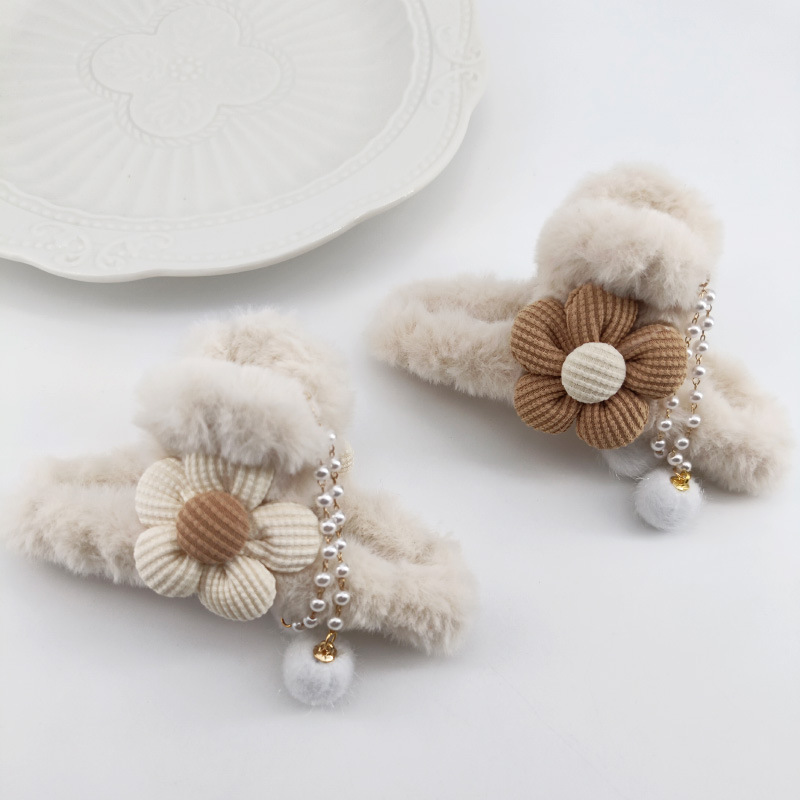 Korean Style Autumn and Winter Large Plush Vintage Artistic All-match Pendant Grab Clip Women's Back of Head Hair Shark Clip Hair Accessories