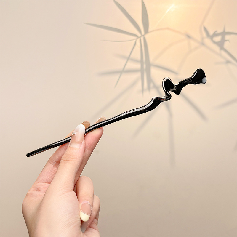 Nueva horquilla china 2025 nuevo estilo estilo antiguo horquilla mujer falda de cara de caballo de alta calidad estilo nacional horquilla de madera paso a paso horquilla tocado