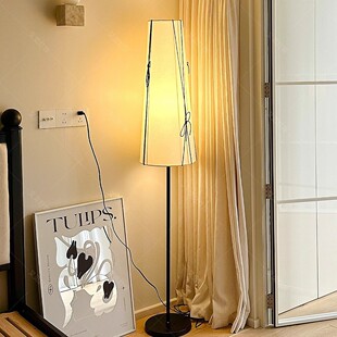 Medieval Style Creative Bow Floor Lamp Living Room Sofa Bedroom Bedside Lamp Retro Atmosphere Decorative Lamps