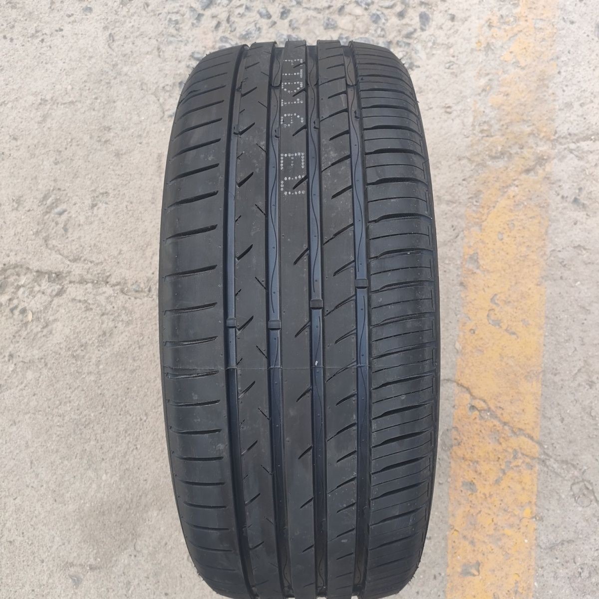 Brand New Keda Tires 225/50R17 98W G866 with Emgrand Gs Audi A4L Accord 225/50Zr17