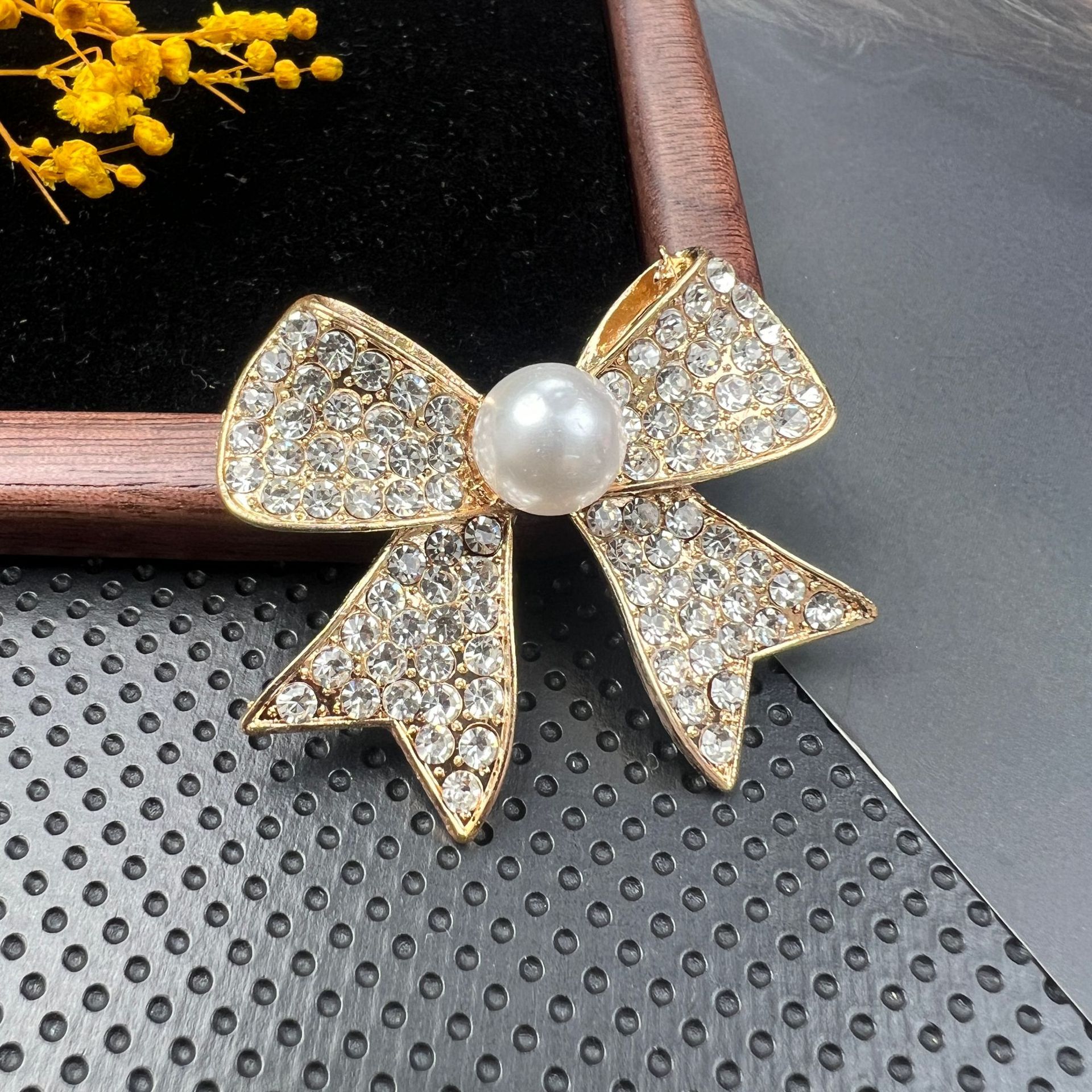 Bowknot anti exposure brooch high end chest no sew coat suit buckle versatile clothing accessories fixed pin_voghion.com