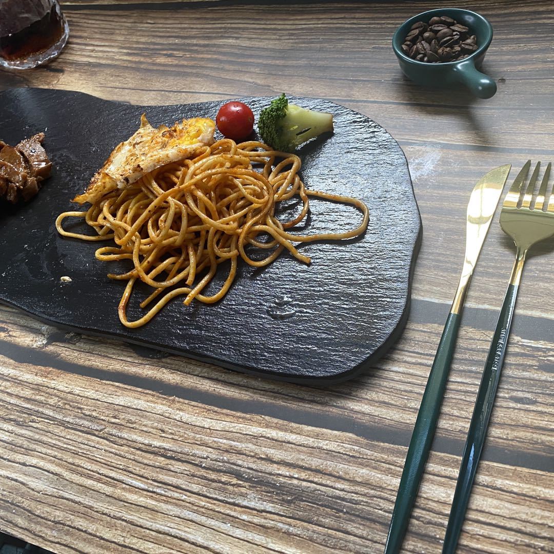 Luz estilo de lujo especial en forma de placa de roca natural negro Placa de sushi Placa de filete occidental vajilla creativa Placa de barbacoa