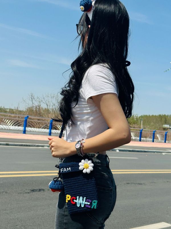 完成したウールかぎ針編み GD リトルデイジー パワーサポート携帯電話バッグ織りパーソナライズされたバッグペンダントアクセサリー人形|undefined