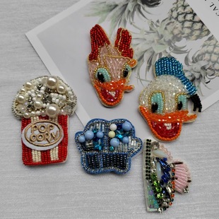 Factory spot fashion cute Donald Duck animal cloth stickers children's clothing luggage accessories DIY mobile phone shell accessories