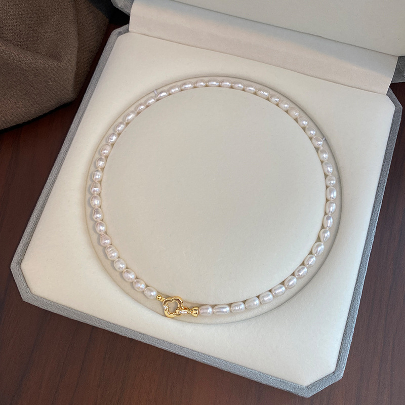 Zhuji Natural Freshwater Pearl Necklace for Women, Elegant and Trendy, Four-Leaf Clover Style, Simple and Sophisticated Necklace, Elegant Clavicle Chain