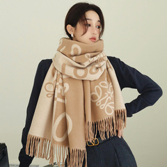 高品質のアルファベットのマフラーのマントの両用の女性の秋冬の厚い保温の両面のエアコンのマントの組み合わせの柔らかいモチモチは首を囲みます。