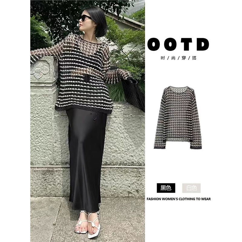 Summer 2025 Ice Cool Silk Cotton Fam with Flower Light Permeable Hollow Geometric Knitted Loose Knitted Blouse for Women