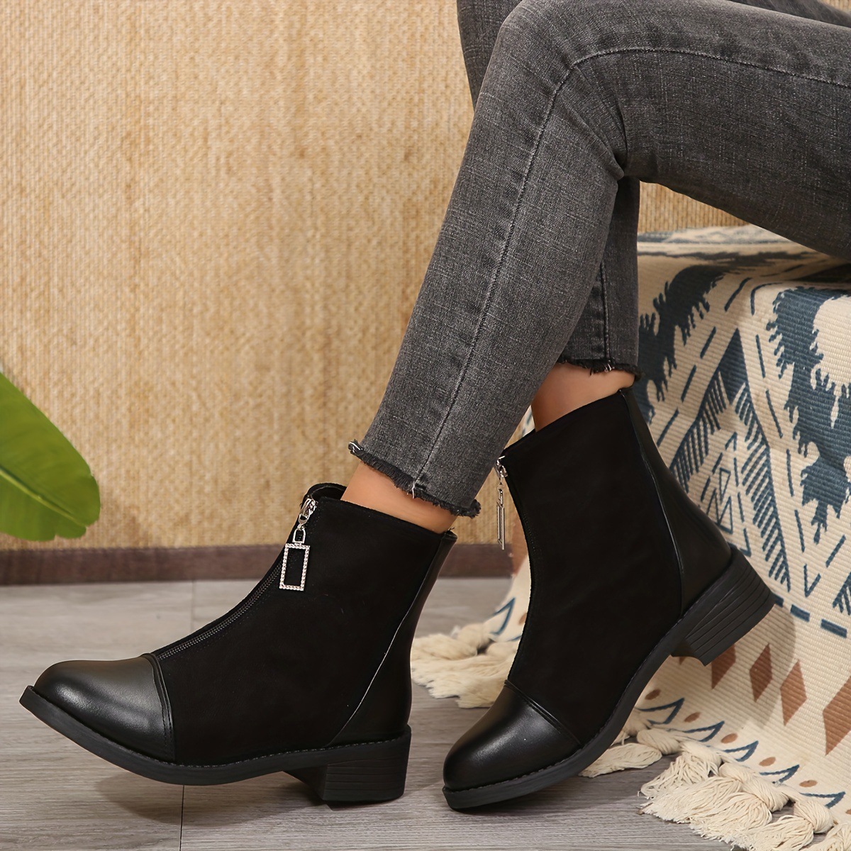 Autumn Internet Celebrity New Fashion Short Boots for Women, Medium Heel Front Zipper, British Style Martin Boots, Slim Boots, Nude Boots for Women