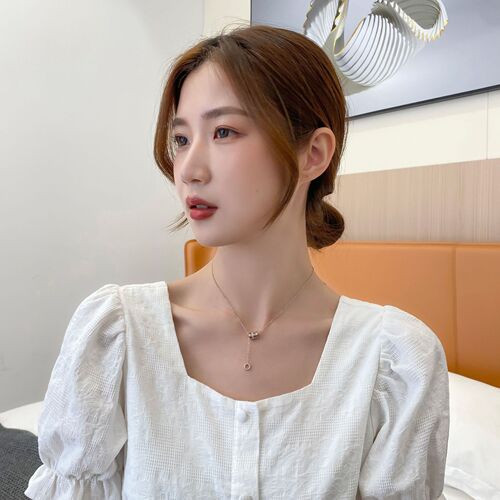 Titanium steel necklace for women, lightweight luxury petite waist, niche collarbone chain, trendy fashion new necklace, factory wholesale