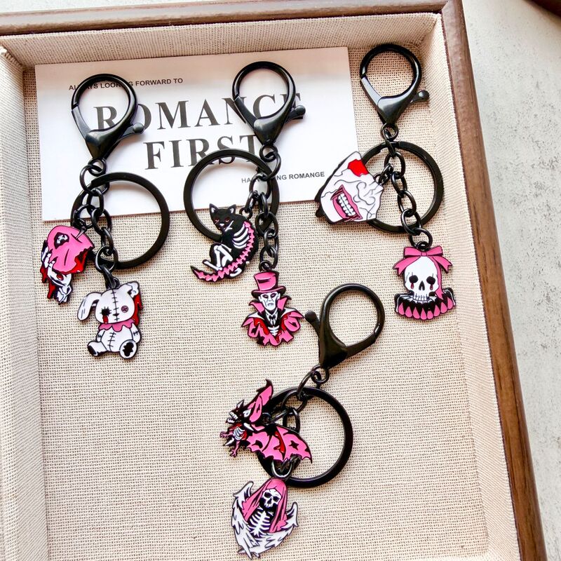 Gothic Metal Keychain Dark Skull Stitched Rabbit Bat Pendant Halloween Backpack Car Decoration Wholesale