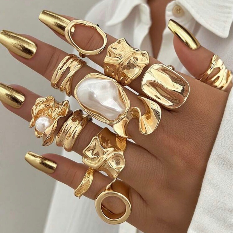 Cross-border bestseller: Luxurious and sophisticated irregular pearl ring with niche design, geometric metal stackable ring jewelry