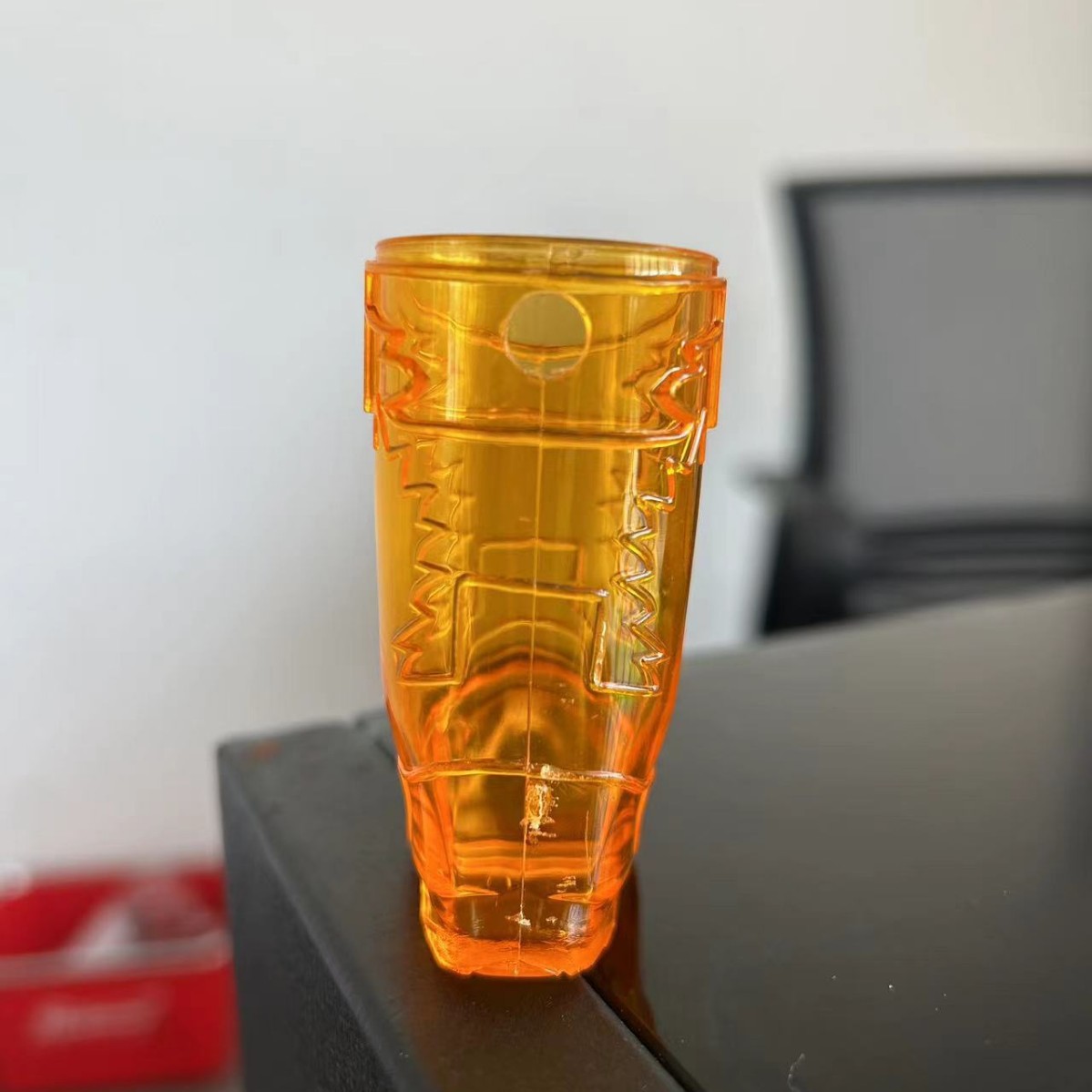 Оранжевый непористый