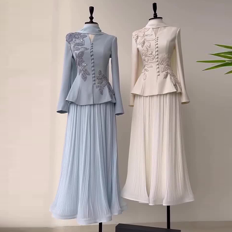 Conjunto de falda plisada de lujo con adornos de perlas – Cintura entallada, elegante manga larga (XS-XXL, 2 colores, poliéster)_voghion.com