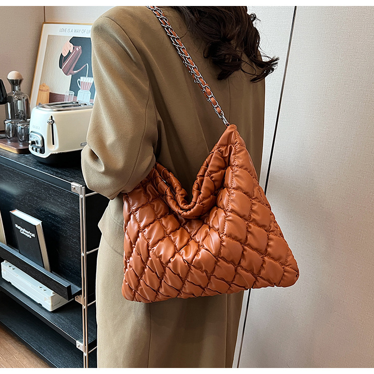 Große Gesteppte Tragetasche Für Damen Geräumige Lingge Schultertasche_voghion.com