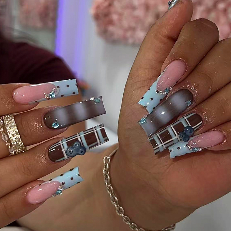 Cross-border bestseller Y2K blue and brown checkered polka dot 3D blueberry press-on nails, water pipe nails, fake nails, finished nail art Cross-border bestseller Y2K blue and brown checkered polka dot 3D blueberry press-on nails, water pipe nails, fake nails, finished nail art
