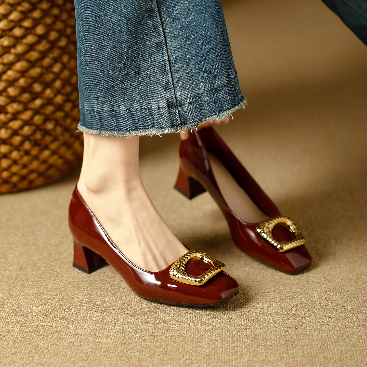 Soft Mary Jane 2026 Spring New French Patent Leather Toe Mid Chunky Heel Square Buckle Slip-On Single Shoes For Women_vogvips.com