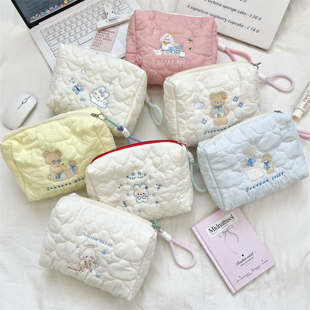 51011 2025 Cute Cartoon Handheld Makeup Bag for Women, Portable Large Capacity Toiletries and Skincare Products Storage Bag