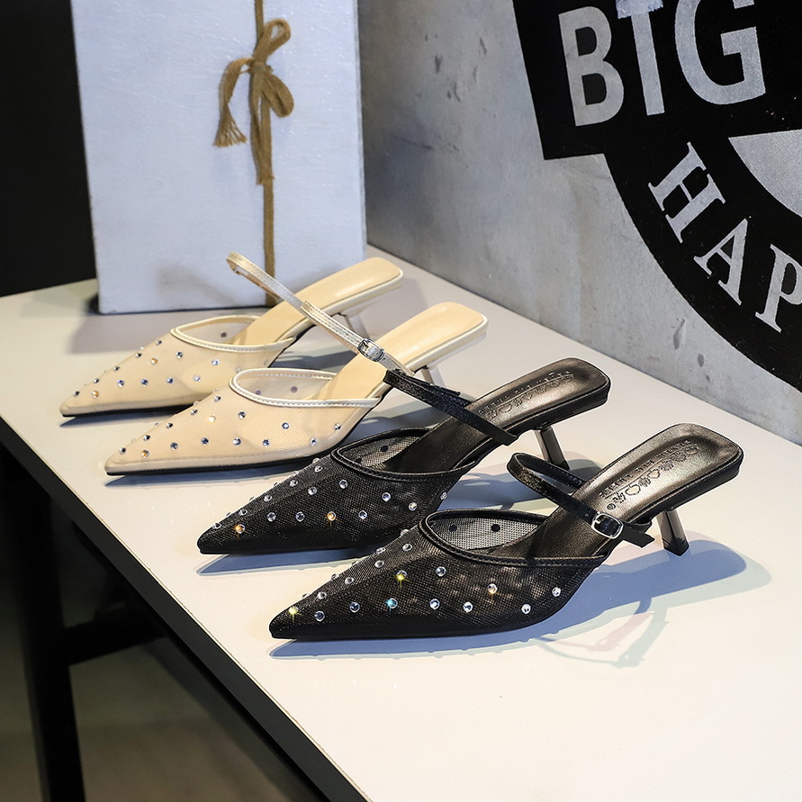 Mules a tacco a spillo a punta con strass e pizzo alla francese_voghion.com