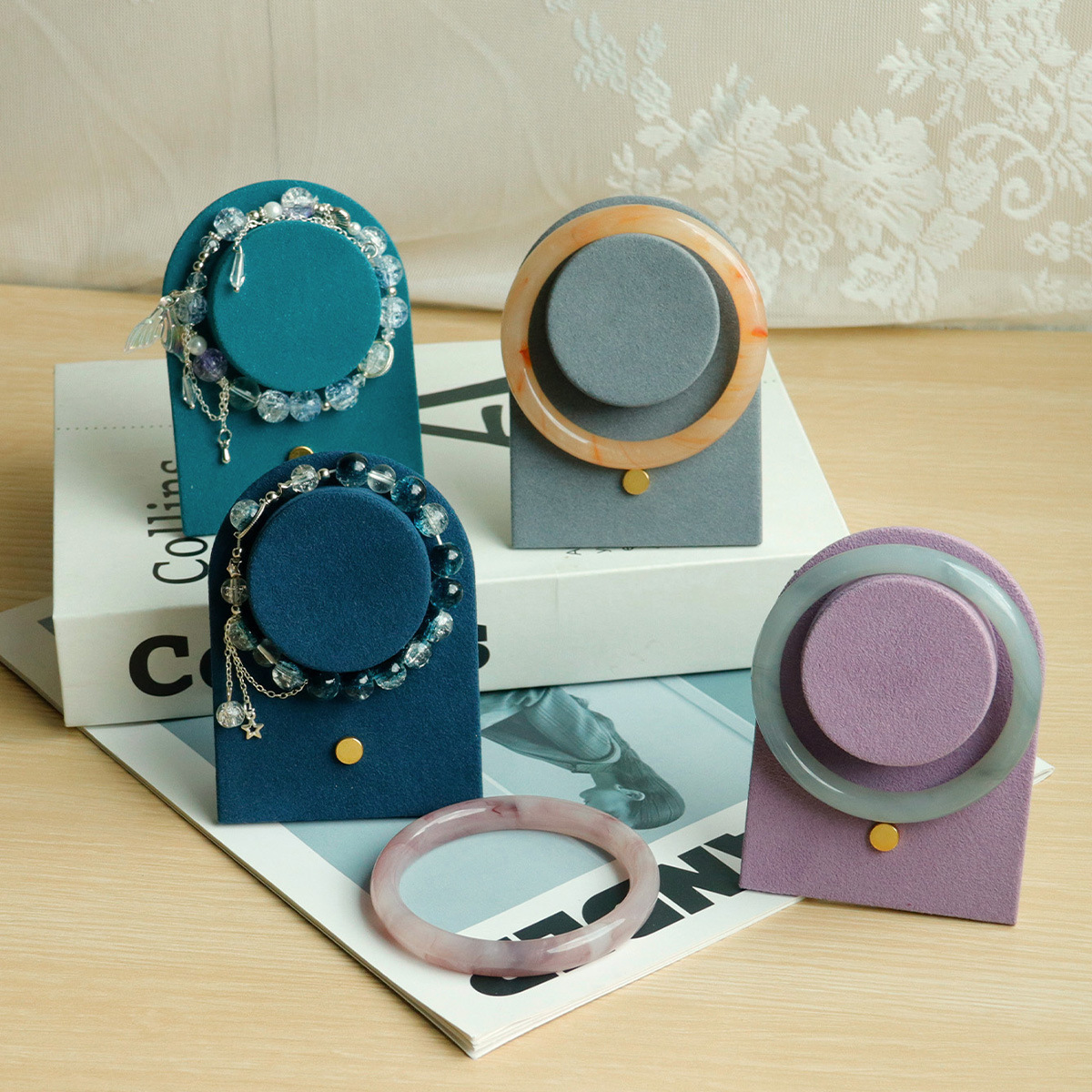 ����չʾ�ܴ��⸴�ŷ������ִ��������������ɰڼ����̳��е���