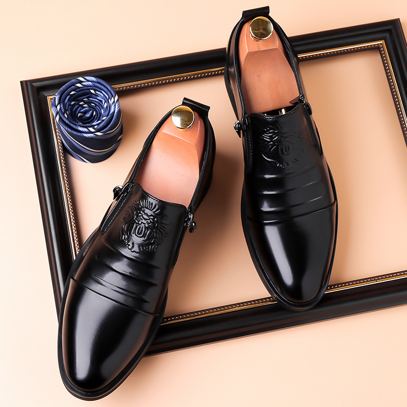 Scarpe eleganti in pelle da uomo con testina di leone_voghion.com