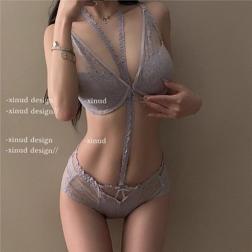 Charming lingerie set with a sexy, spicy style: bralette and thong set for young girls, featuring hidden details and a lace bra to prevent sagging.