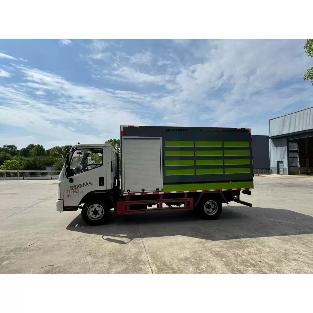 城市绿化福田11方树枝粉碎车农作物料粉碎运输车厂家直销专项专用