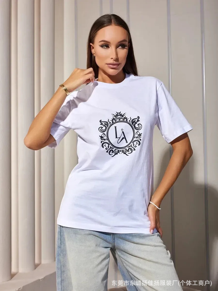 Elegant fashionable cotton T-shirt