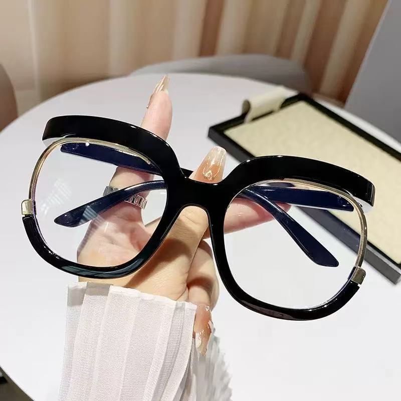 New Retro European and American Large Frame Exaggerated Owl Frame Flat Mirror Fashionable and Modern Wear for Men and Women with Good Looks