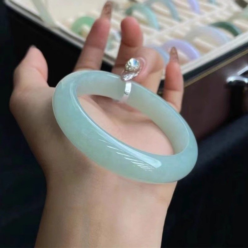 Vòng tay ngọc bích Miến Điện tự nhiên, vòng tay ngọc bích xanh lục cổ điển, vòng tay ngọc bích phong thủy chi tiết 2