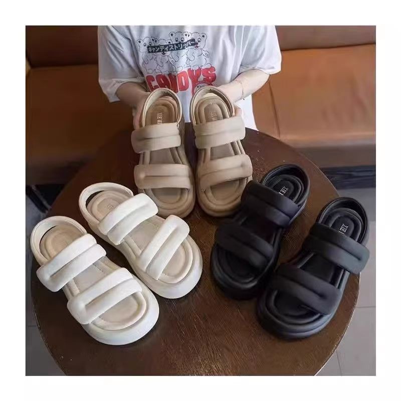 Sandallas deportivas para mujeres 2026 nuevo verano popularidad en línea Velcro con suela gruesa casual versátil zapatos de playa suaves