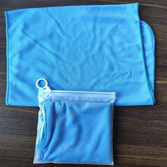 メーカー直売の冷たいタオルのスポーツタオルの完成品の青色の現物