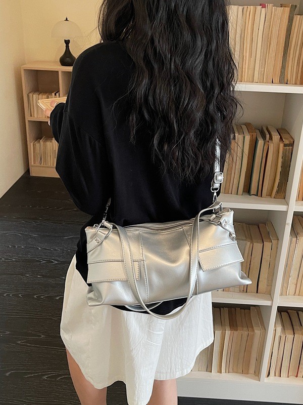 Nicho de diseño coreano bolsas de mano para mujeres 2026 nuevo verano de locomotora de gran capacidad de viaje de hombro bolsas axilales