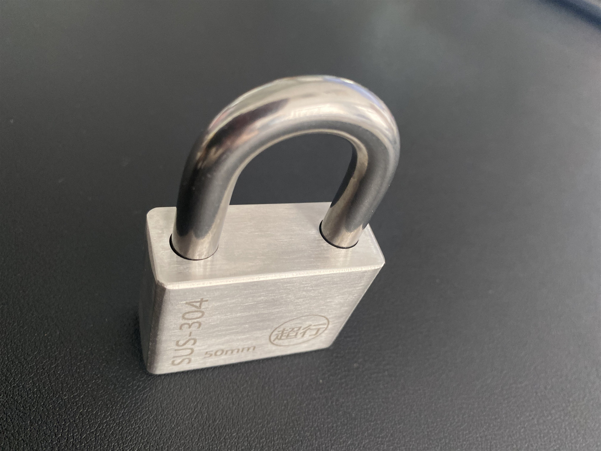 19e0241c1c20bc494ab0ffe779eece