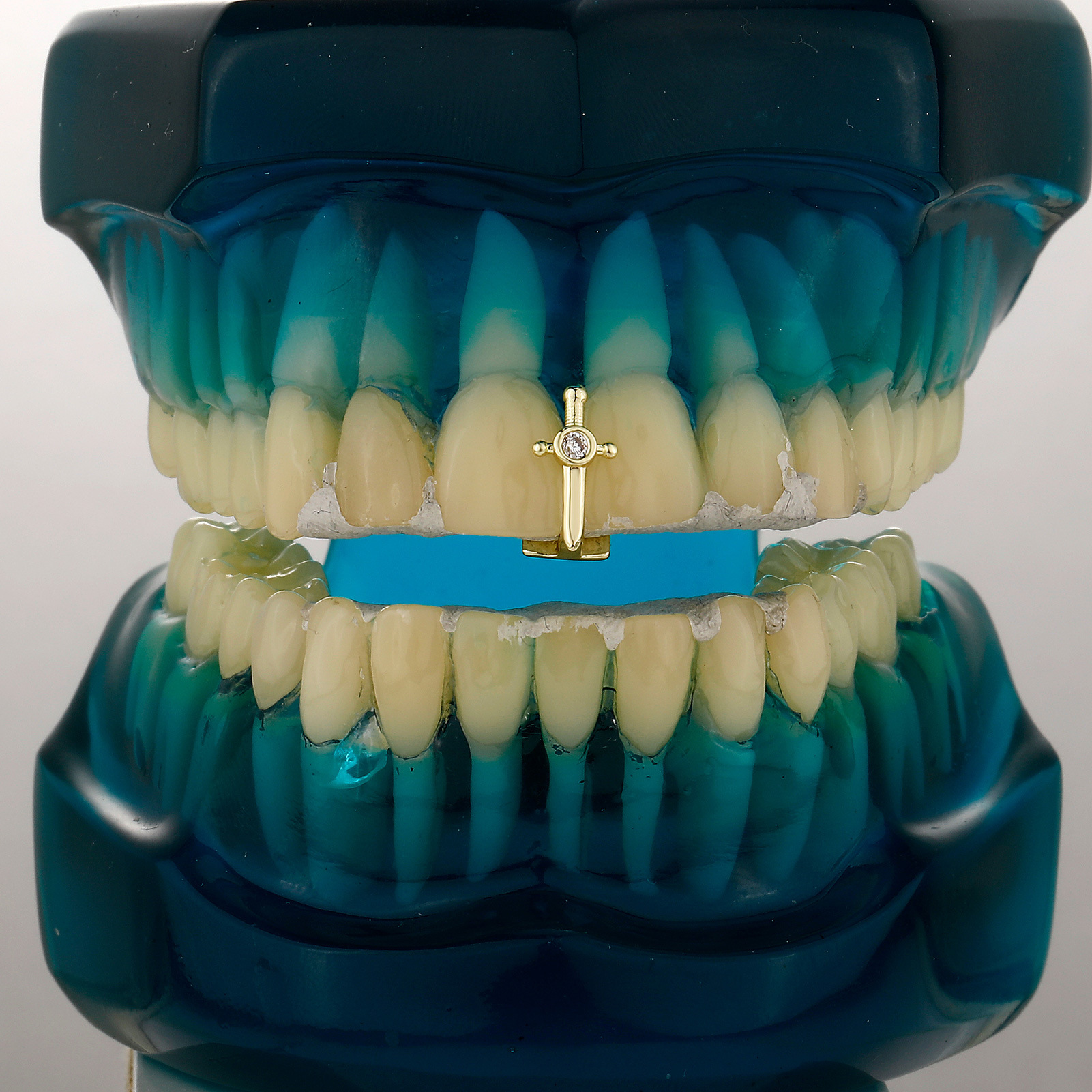 Copper Zirconia Sword Shield Grillz Hip Hop Diamond Teeth Grills_voghion.com