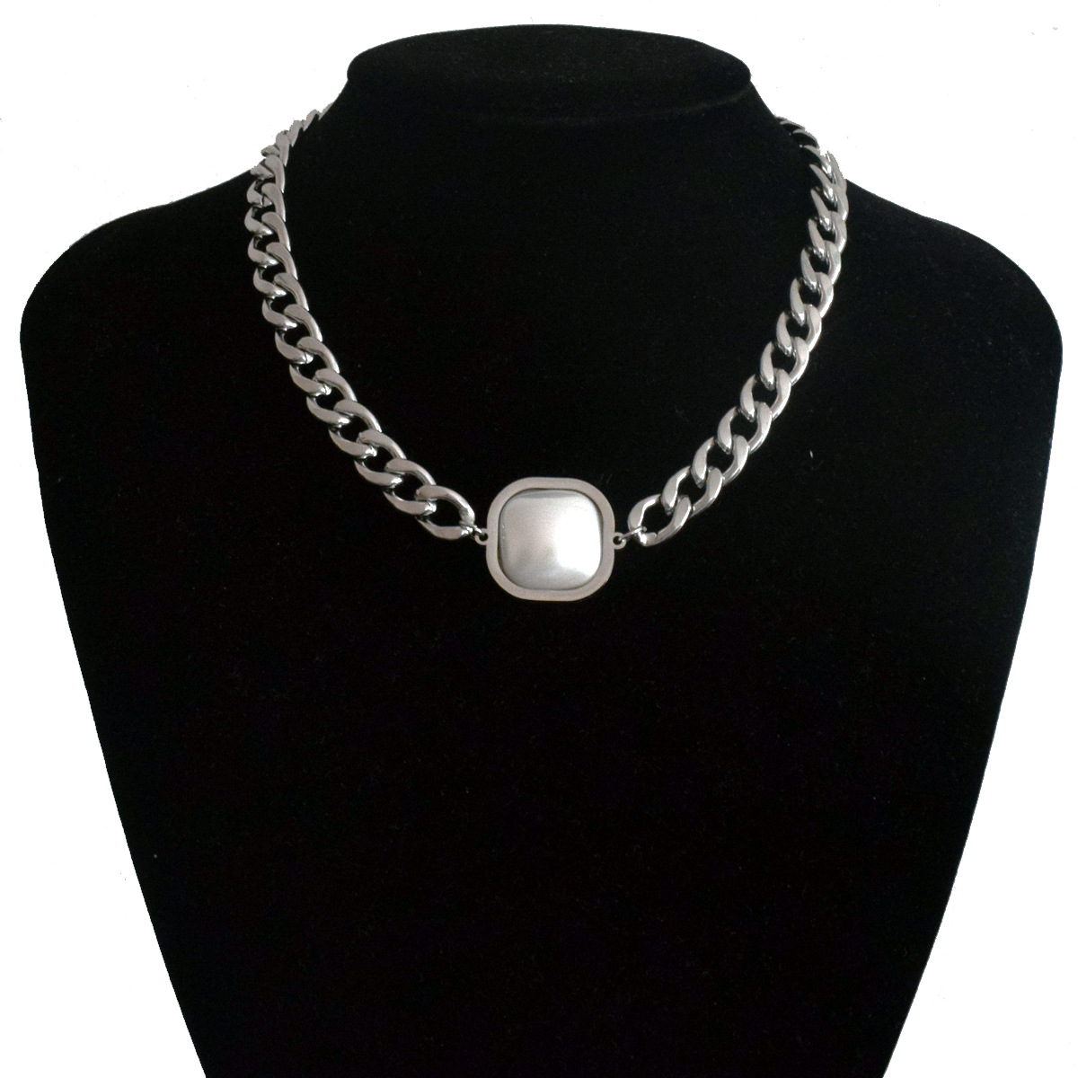 Simple Thick Chain Triangle Mother-of-pearl Titanium Steel Necklace display picture 5