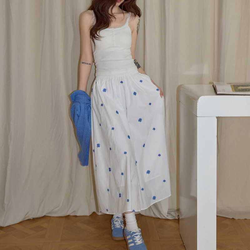 Chic French-Style White Half-Skirt for Women, Summer Vacation Travel Floral Embroidery Elegant A-Line Strap Long Dress Chic French-Style White Half-Skirt for Women, Summer Vacation Travel Floral Embroidery Elegant A-Line Strap Long Dress