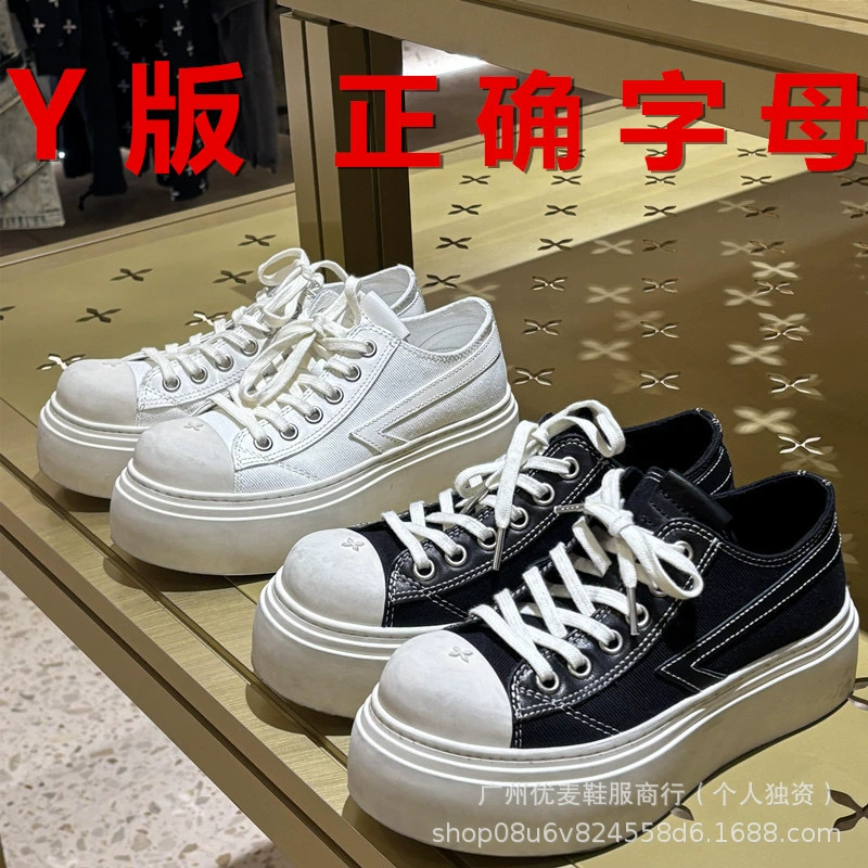 2025 Cross Flower SM Черные кожаные кроссовки Dirty Shoes Маленькие повседневные кроссовки для скейтбординга Контрастные женские кроссовки