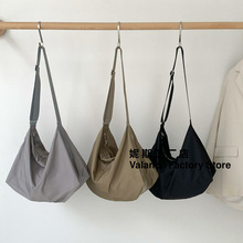 妮斯 新款软糯糯慵懒风尼龙布包大容量斜挎单肩包休闲布包