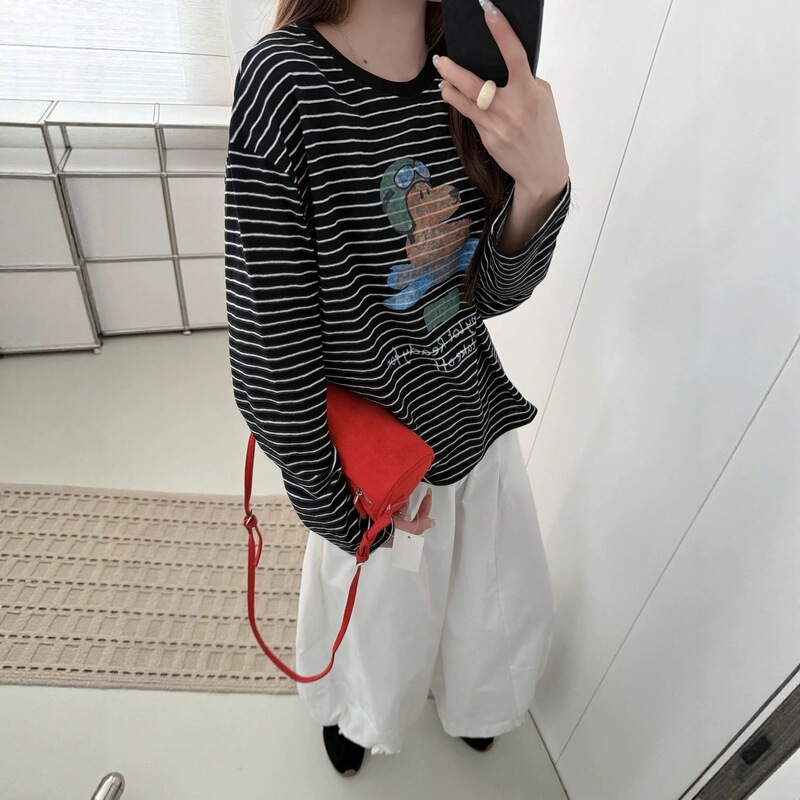 Striped loose-fit long-sleeve T-shirt, new autumn collection, Korean-style casual and fashionable, age-reducing design with cartoon patterns, women's basic top, 2524 Striped loose-fit long-sleeve T-shirt, new autumn collection, Korean-style casual and fashionable, age-reducing design with cartoon patterns, women's basic top, 2524
