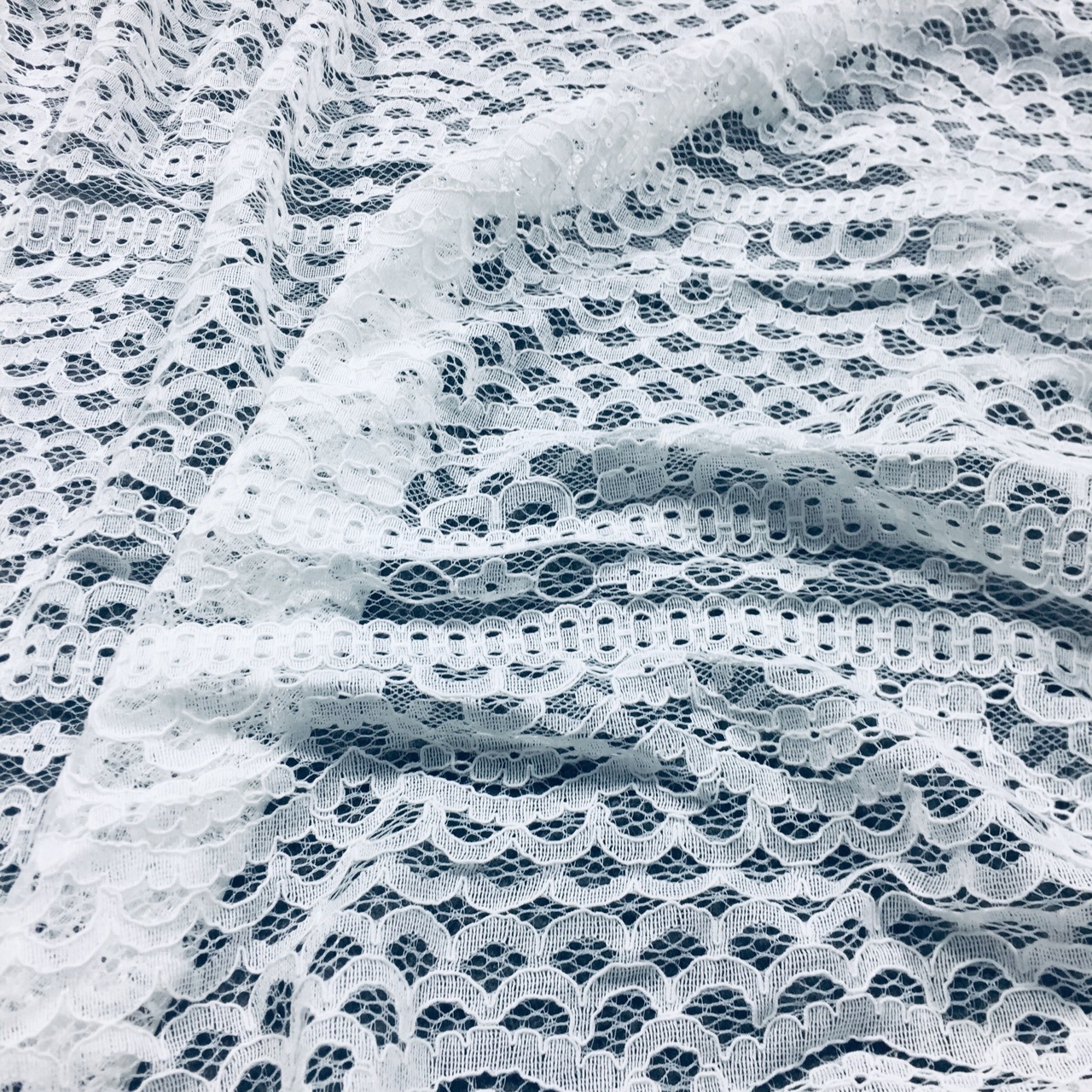 新款锦棉蕾丝面料  乱网大花型加骨线婚纱连衣裙童装布 厂家直销