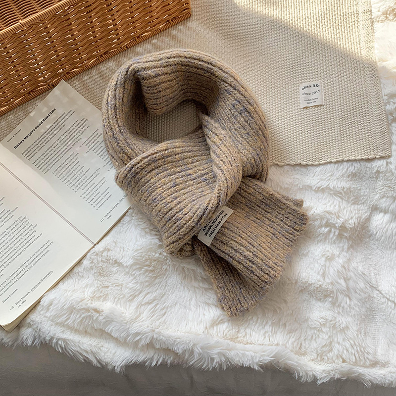 2025 bufandas transfronterizas de invierno femeninas de alto nivel nuevo lujo ligero coreano Angela bufandas de punto rojas bufandas al por mayor