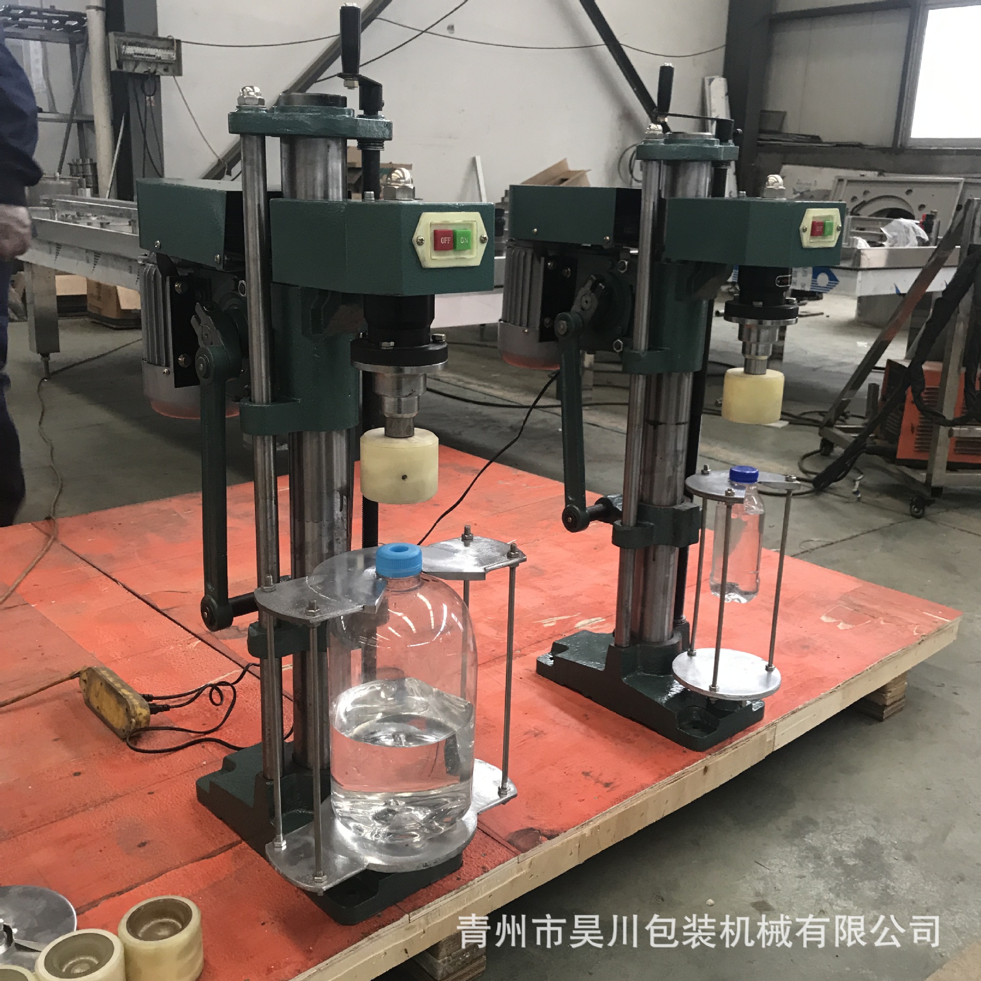 半自动电动台式矿泉水饮料冰红茶玻璃水挂瓶脖塑料盖旋盖机封口机