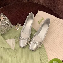�W��Ƭ��Ů����Ь�A�^�����Y�\����⬔���������ƽ��ܛ��Ů��Ь