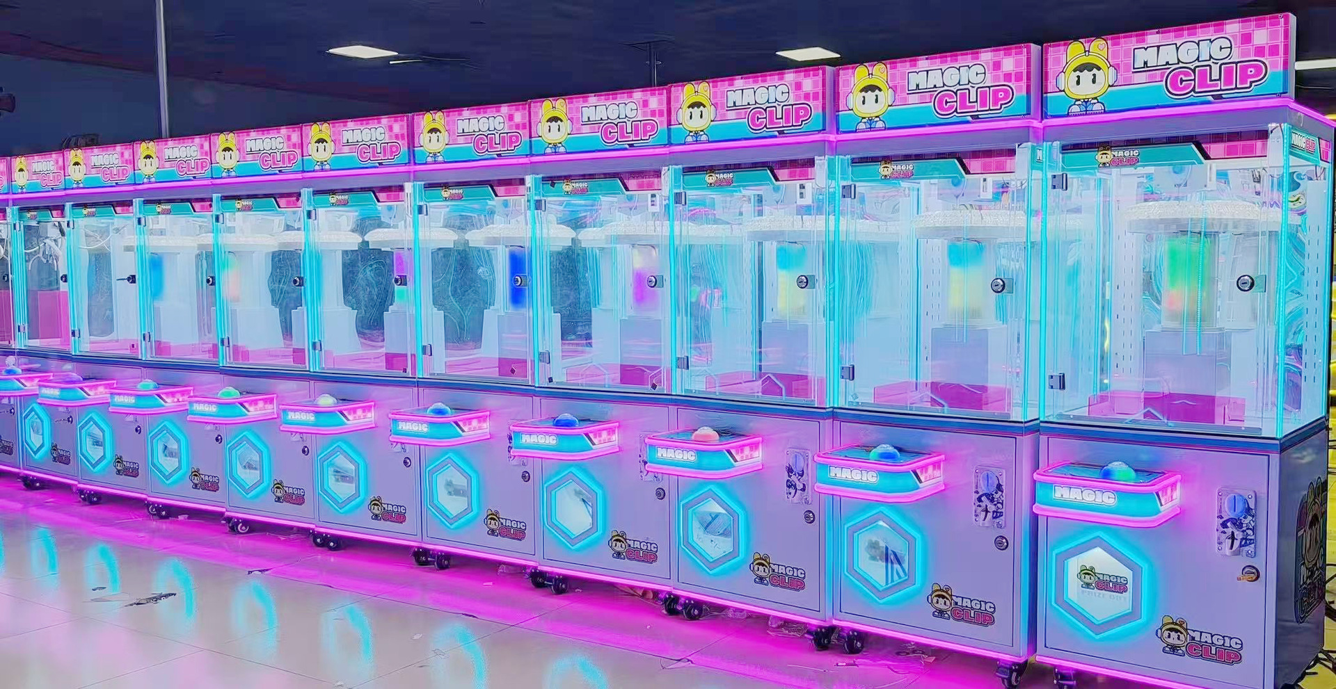 El nuevo fabricante de la fuente de la máquina de clip utiliza monedas para mayoristas, pegatinas para niños, clips para bocadillos, máquina de regalo, máquina de garras