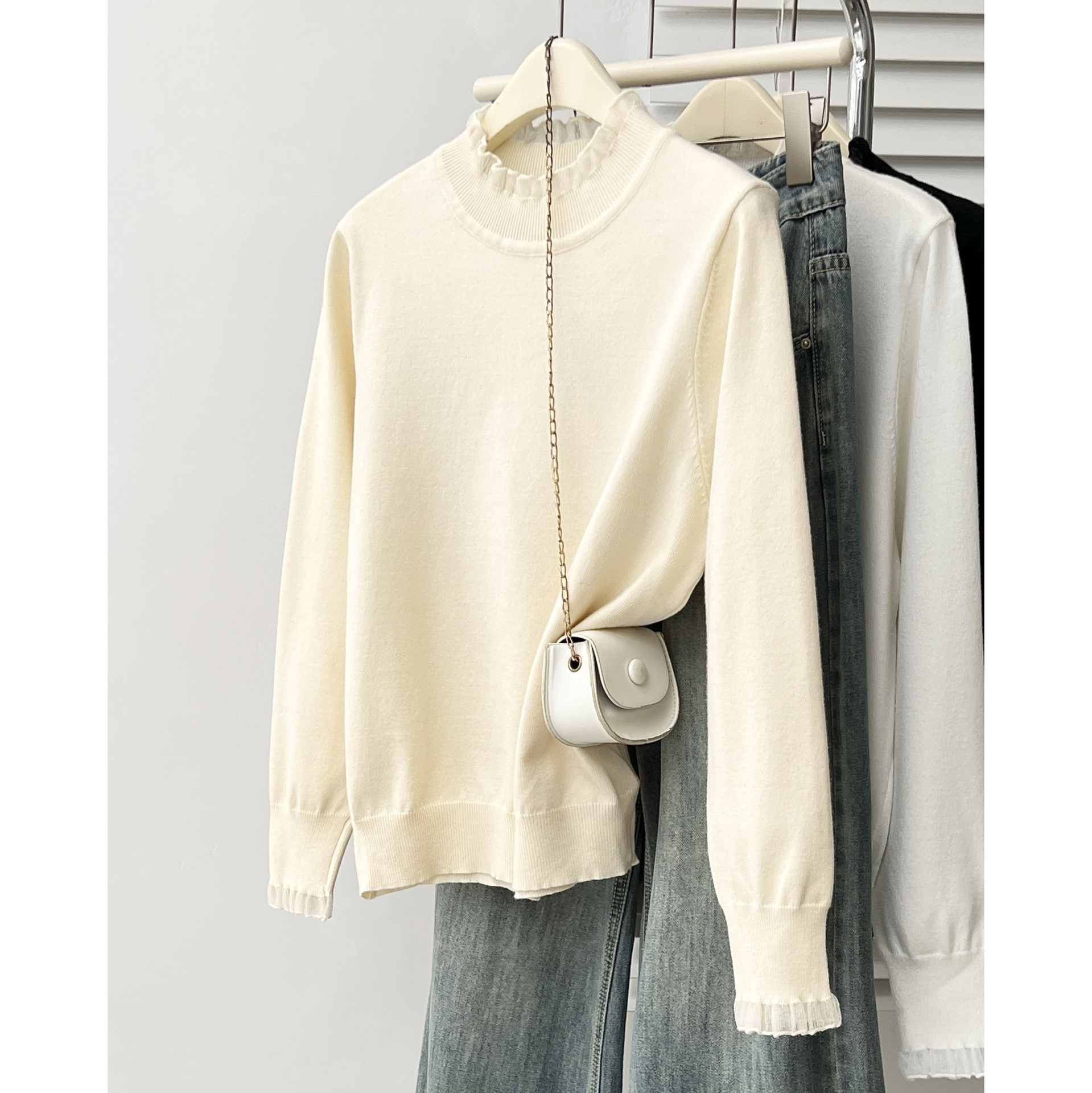 2026 Autumn New Style Plus Size Fashionable Simple Lace Patchwork Knit Base Shirt for Plus Size Women 0771
